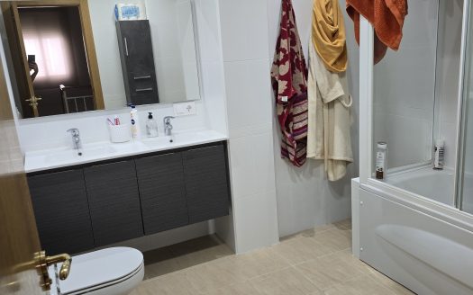 Habitación Ático Dúplex en Albacete Capital.